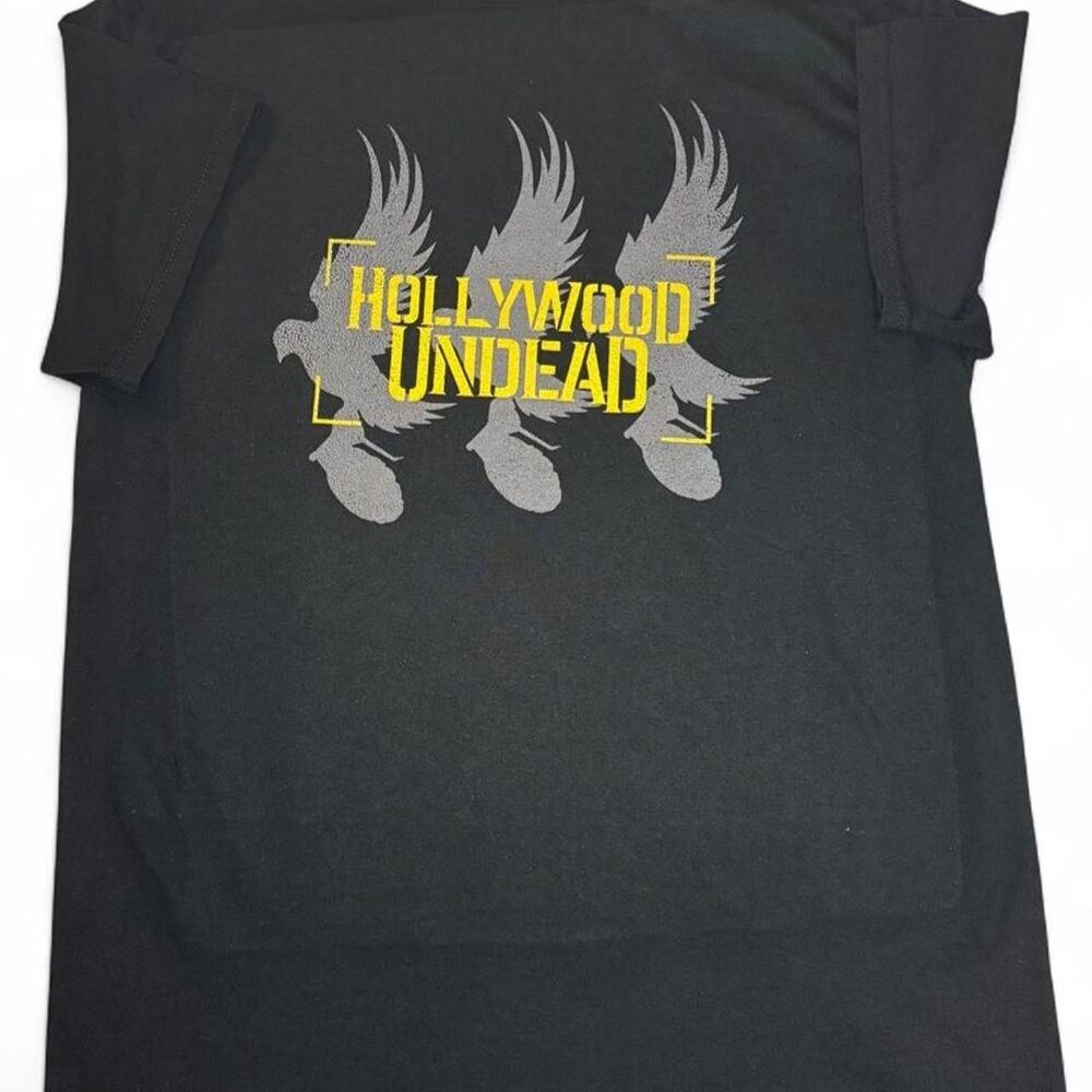 Hollywood Undead Band Merch Graphic Tee Three Flying Doves Silver Yellow M